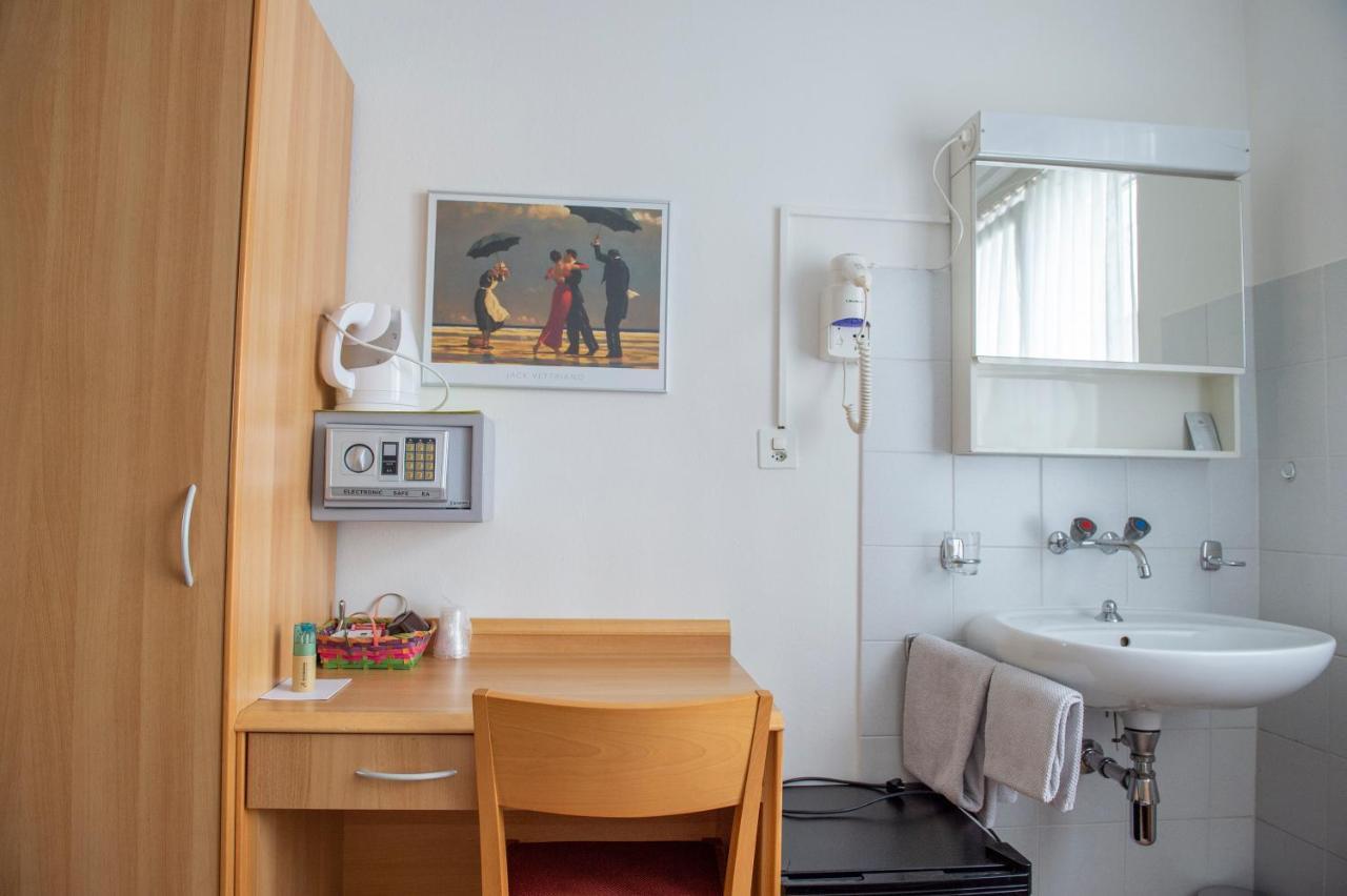 Garni Moderno Hotel Bellinzona Exterior photo